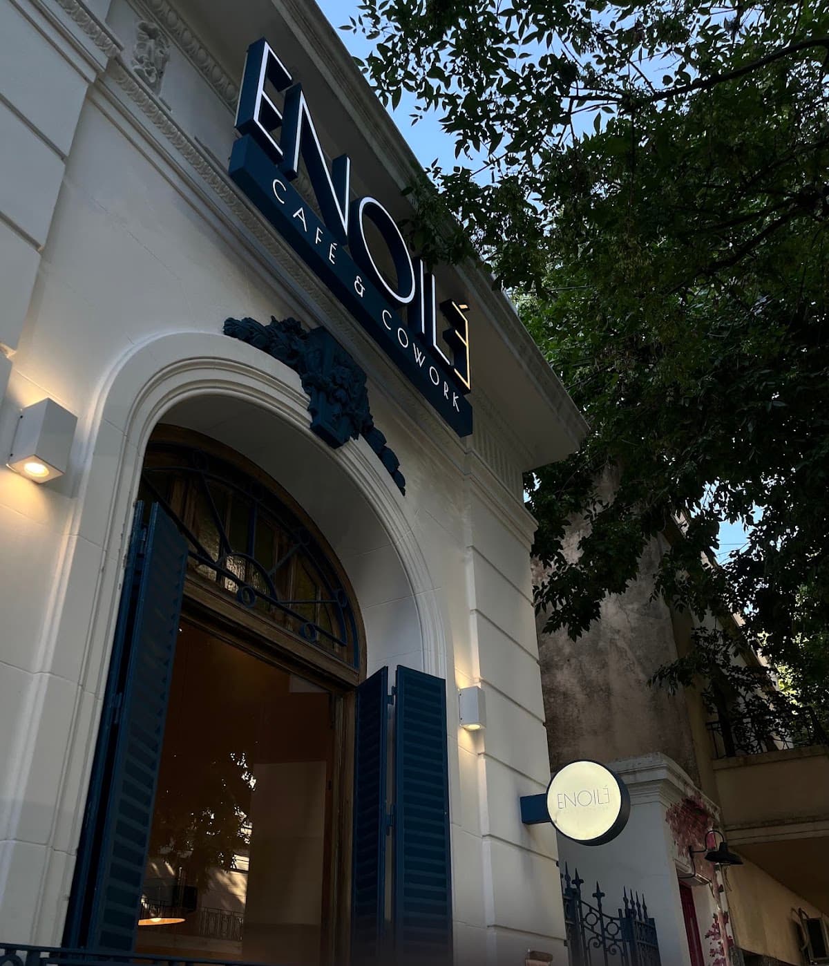 Enoile Café