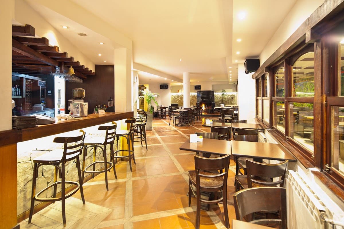 Bacara Restó - Bar