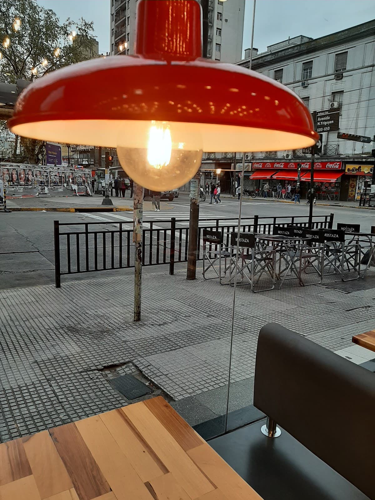 Mostaza Quilmes Peatonal