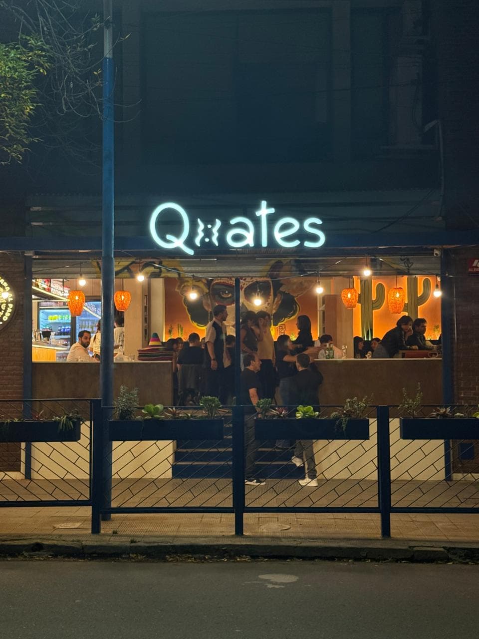 Quates